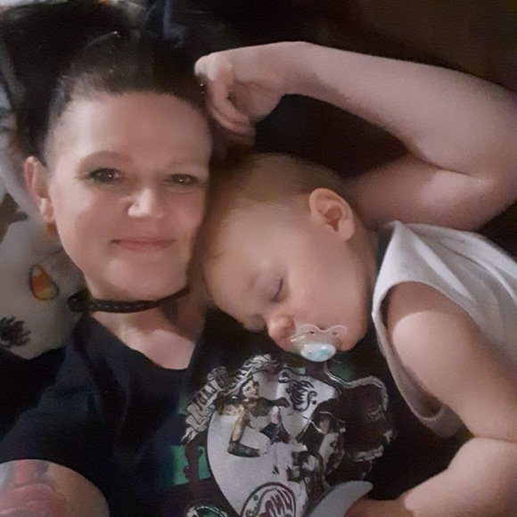 Meet your Posher, Traci - Picture 7 of 8